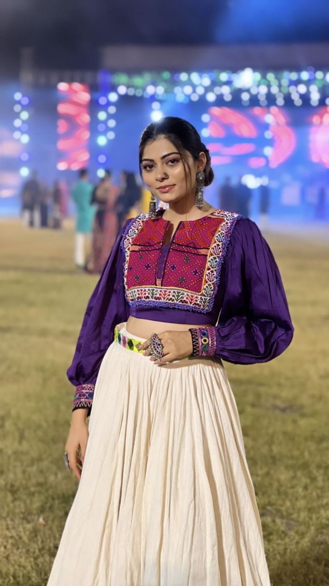 Celebrate Navaratri in style:Diya's collection for everyday Download 8